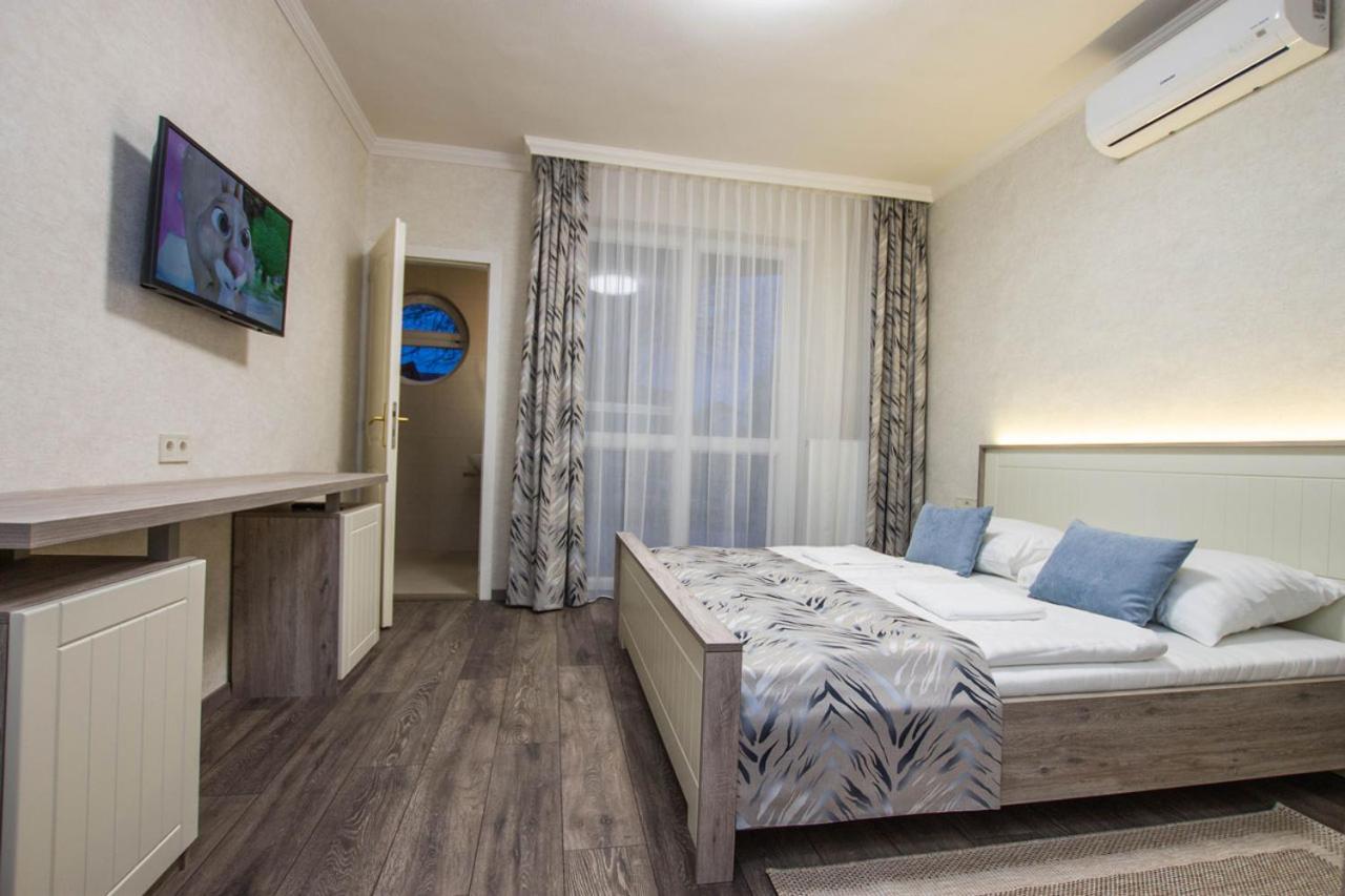 Hotel Jarja Panzio à Hajdúszoboszló Extérieur photo