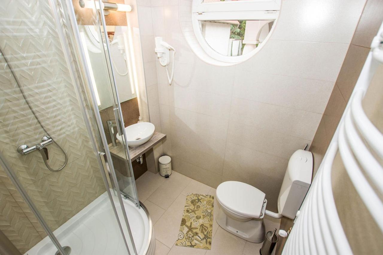 Hotel Jarja Panzio à Hajdúszoboszló Extérieur photo