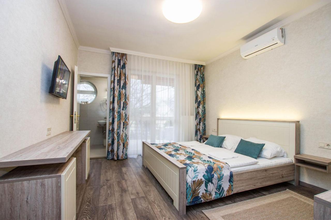 Hotel Jarja Panzio à Hajdúszoboszló Extérieur photo