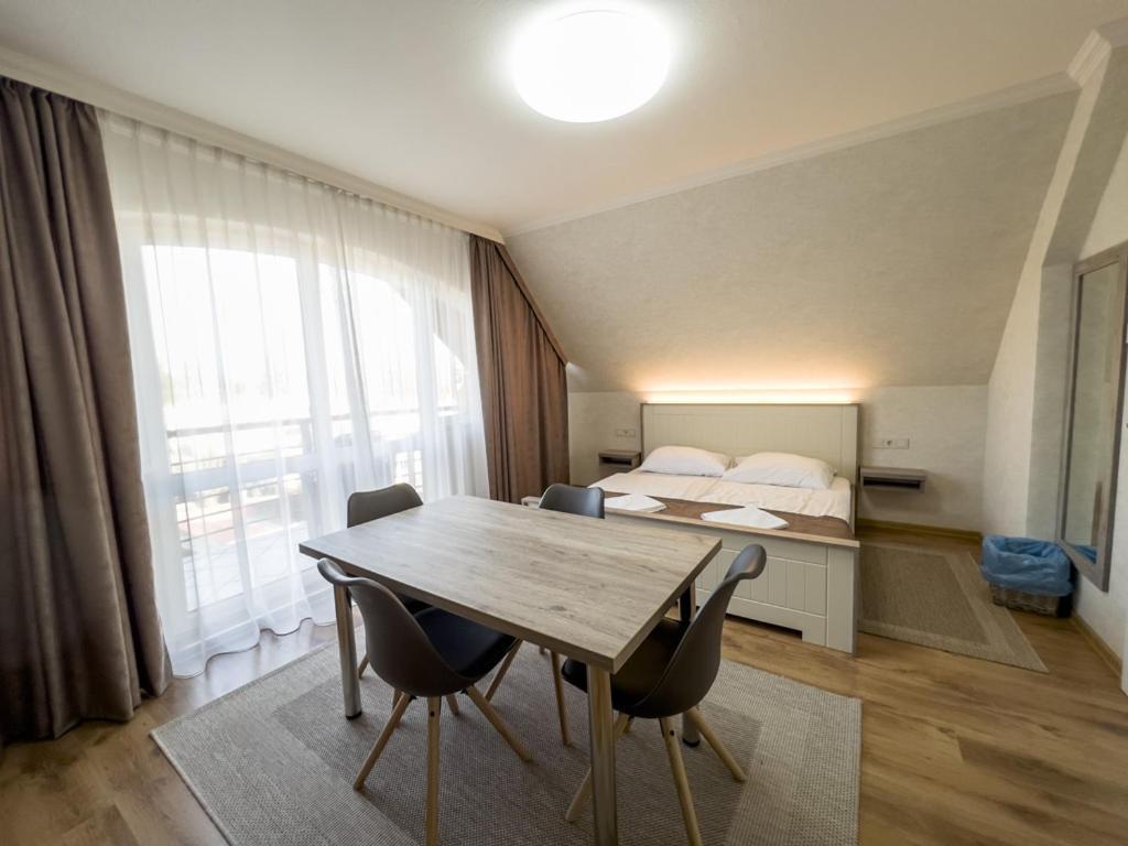 Hotel Jarja Panzio à Hajdúszoboszló Extérieur photo