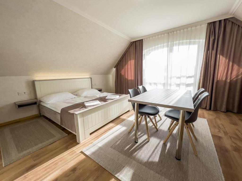 Hotel Jarja Panzio à Hajdúszoboszló Extérieur photo